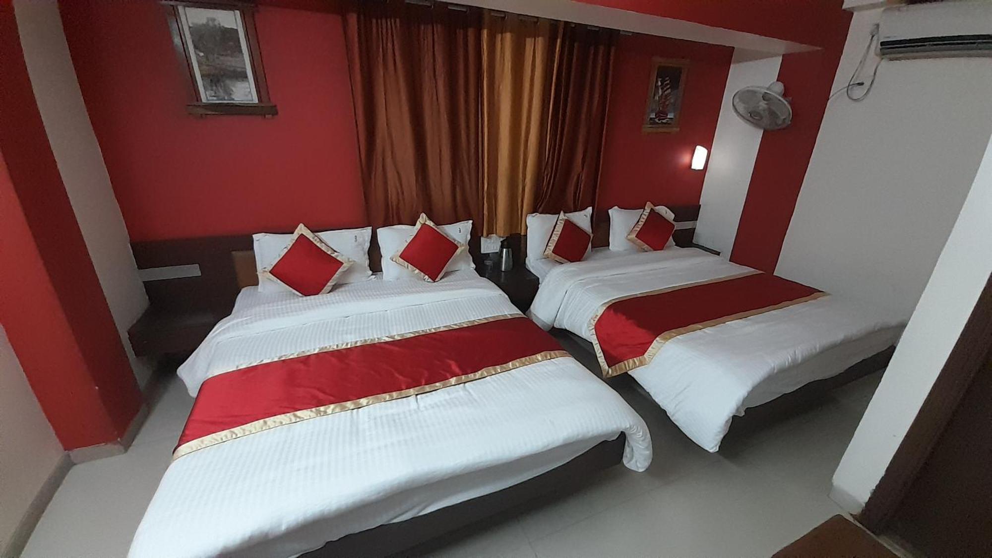 Hotel S K Palace Mahābaleshwar Zewnętrze zdjęcie