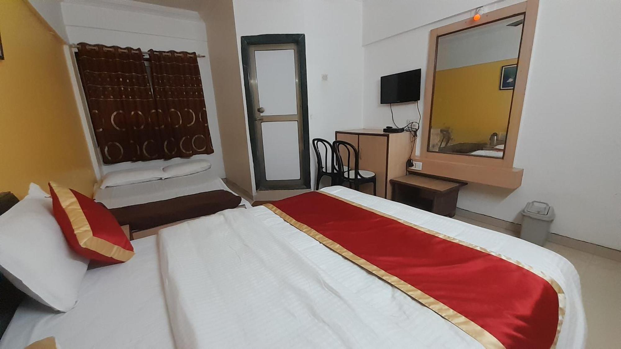 Hotel S K Palace Mahābaleshwar Zewnętrze zdjęcie