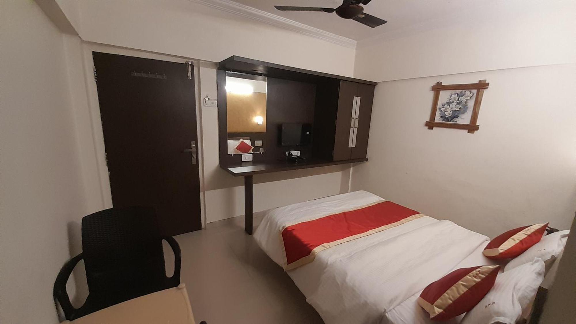 Hotel S K Palace Mahābaleshwar Zewnętrze zdjęcie