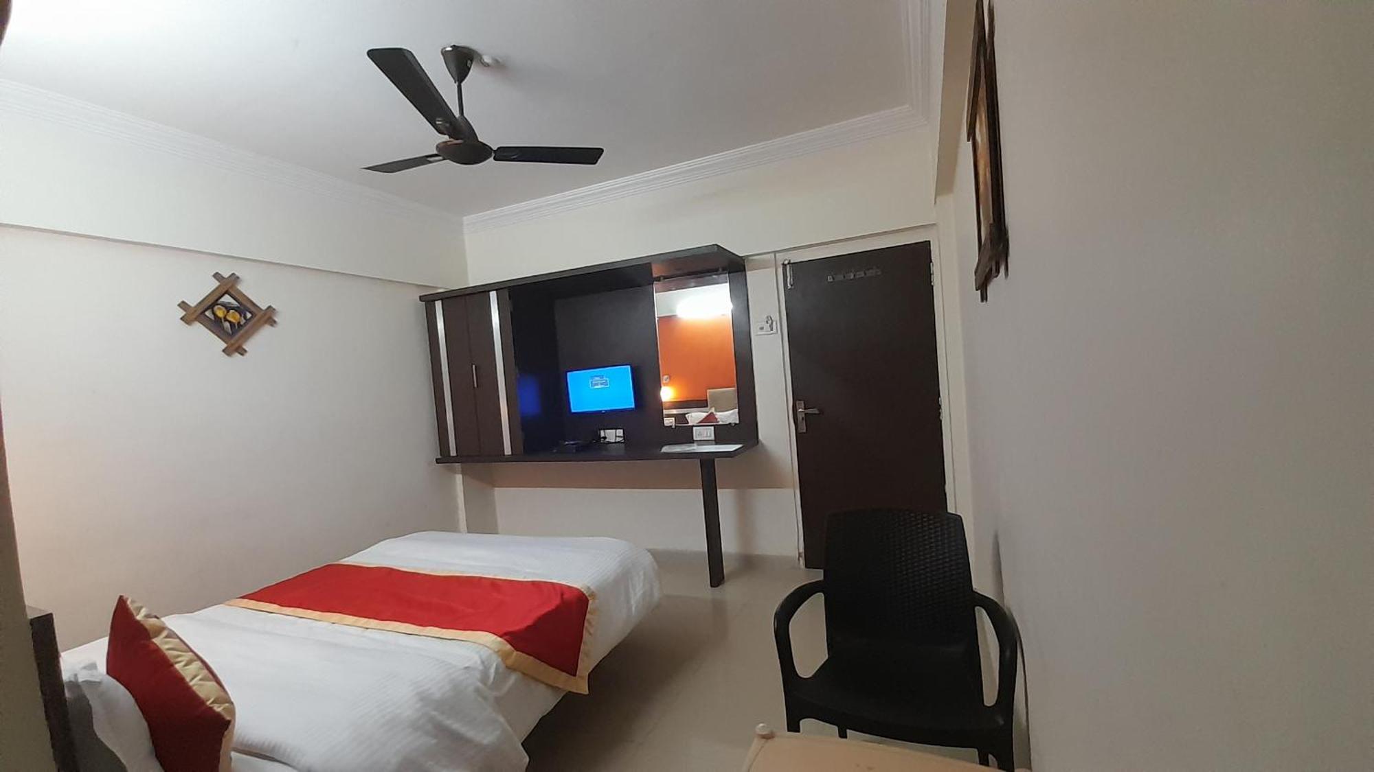 Hotel S K Palace Mahābaleshwar Zewnętrze zdjęcie